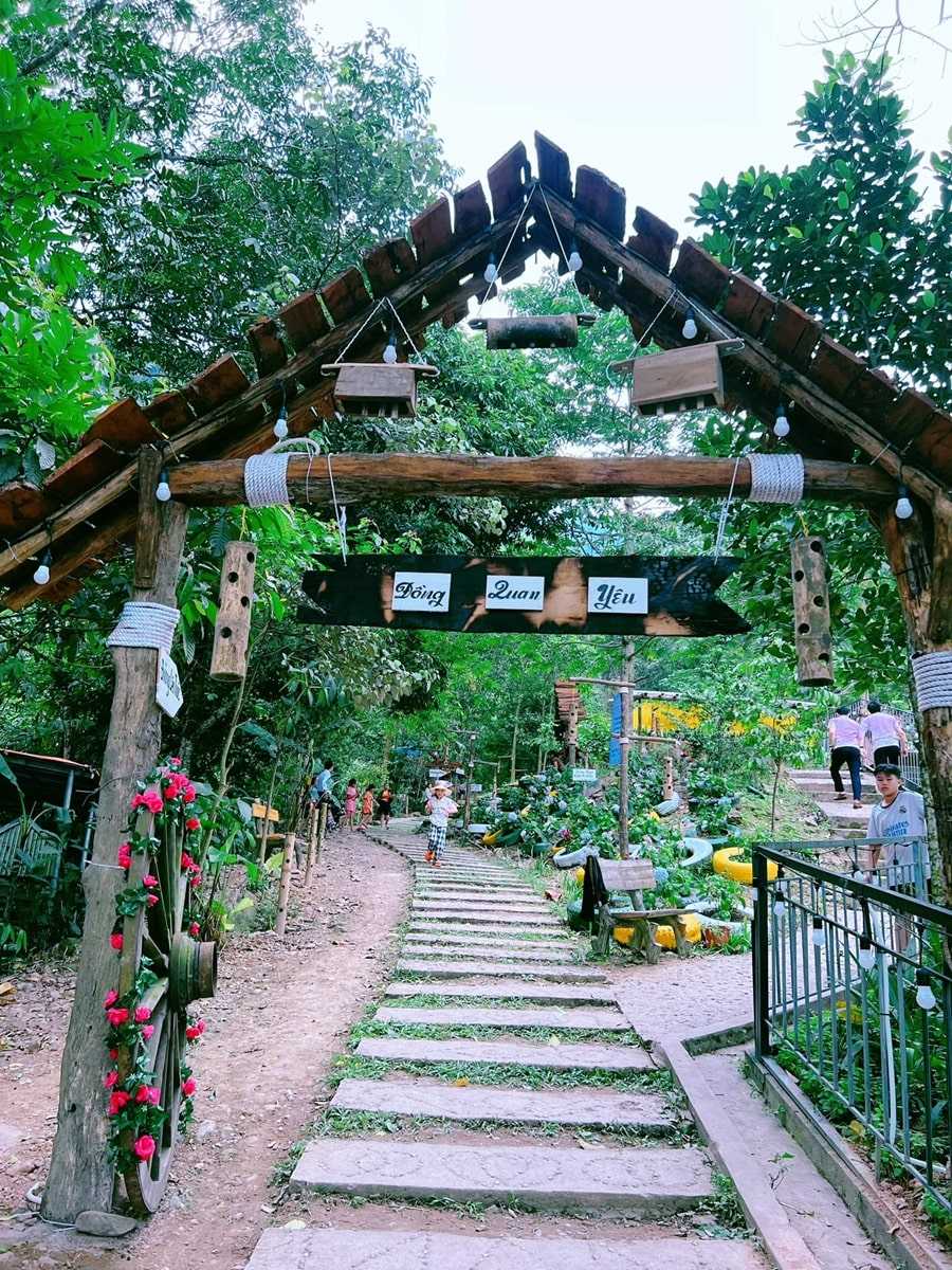 Khu du lịch sinh thái thác Đồng Quan