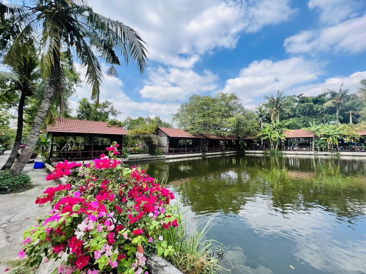 Khu du lịch sinh thái Xuân Hương Sài Gòn