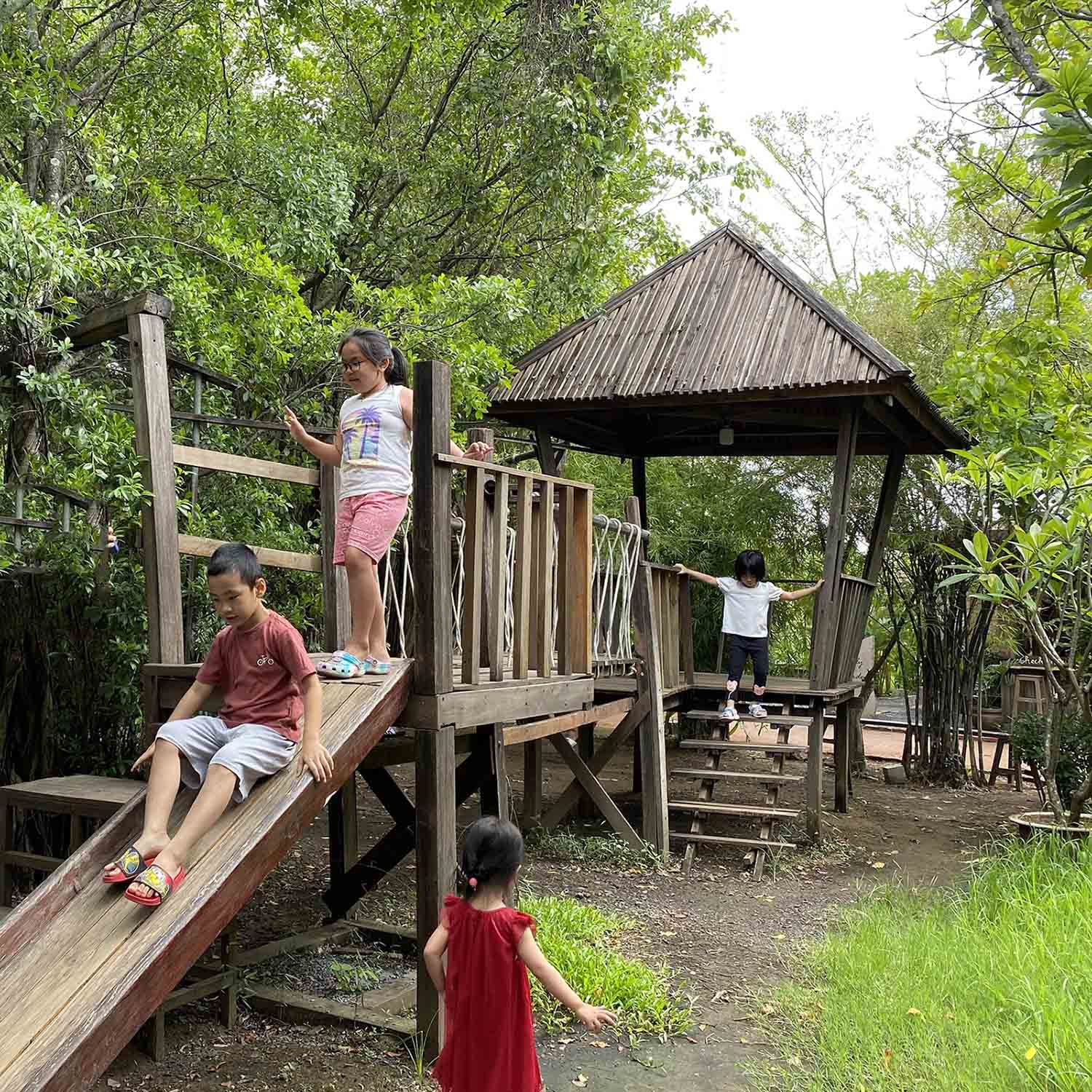 Khu vui chơi ngoài trời Family Garden