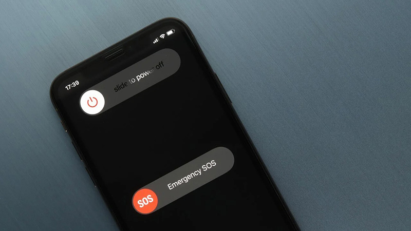 những đồ không được mang vào Lăng Bác Điện thoại cần được tắt nguồn khi vào Lăng Bác