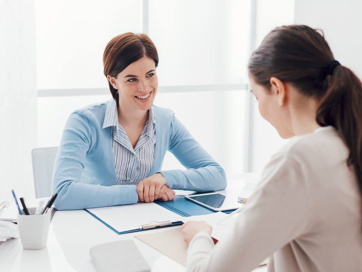 Nhìn ánh mắt của đối phương để nhận biết và hiểu sâu hơn về họ