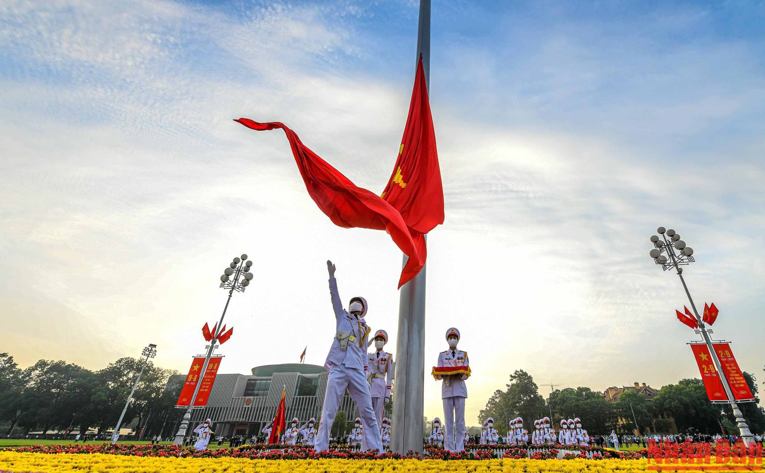 Lễ thượng cờ tại Lăng Bác ở đâu? Diễn ra lúc mấy giờ là thắc mắc của nhiều du khách