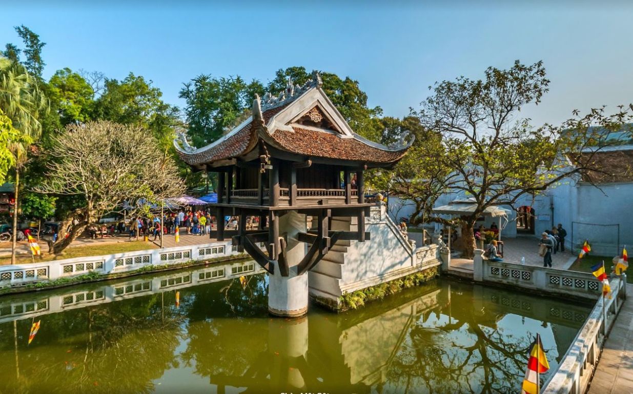 Chùa Một Cột trong nằm trong khuôn viên Lăng Bác