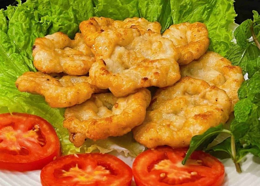 Chả mực làng chài Hạ Long là món ăn đặc sản thơm ngon