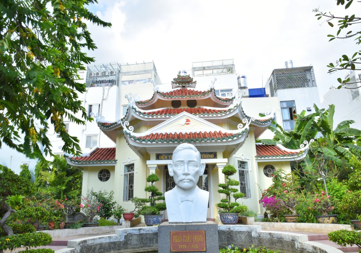 Lăng mộ cụ Phan Châu Trinh