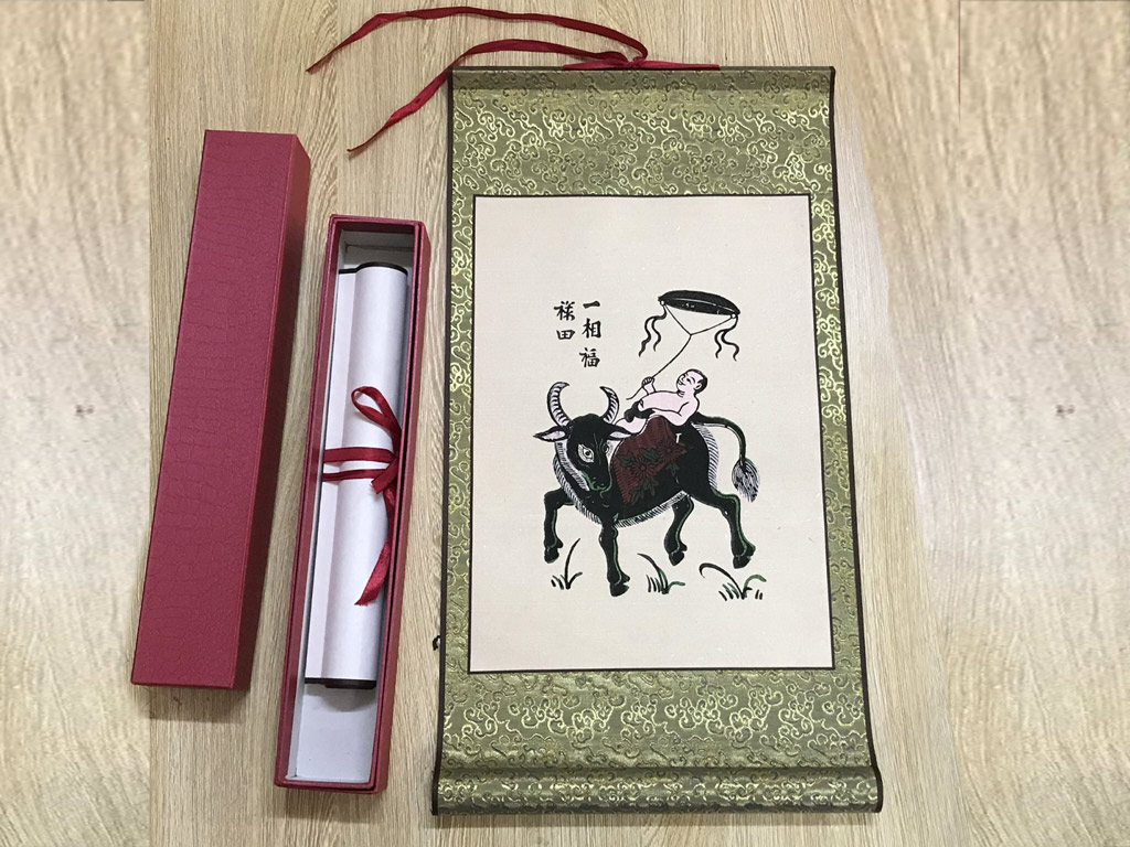 Món quà ý nghĩa gửi tặng gia đình, bạn bè trong chuyến tham quan làng tranh