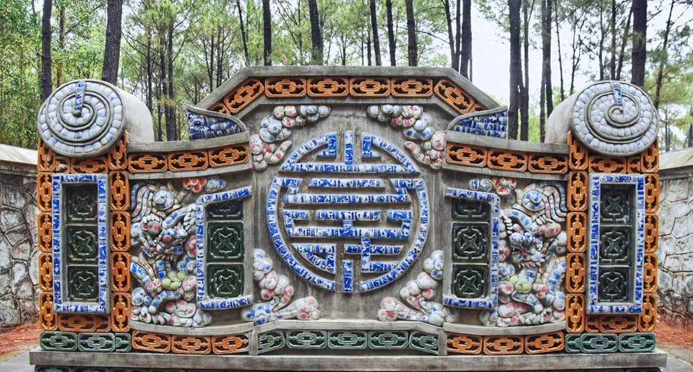 Nét chạm khắc tinh tế, mang đậm phong cách triều Nguyễn