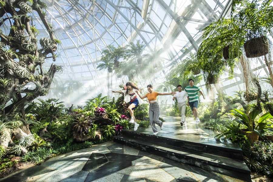 Chu du khắp “tiểu vũ trụ thực vật” tại The World Garden VinWonders Nha Trang