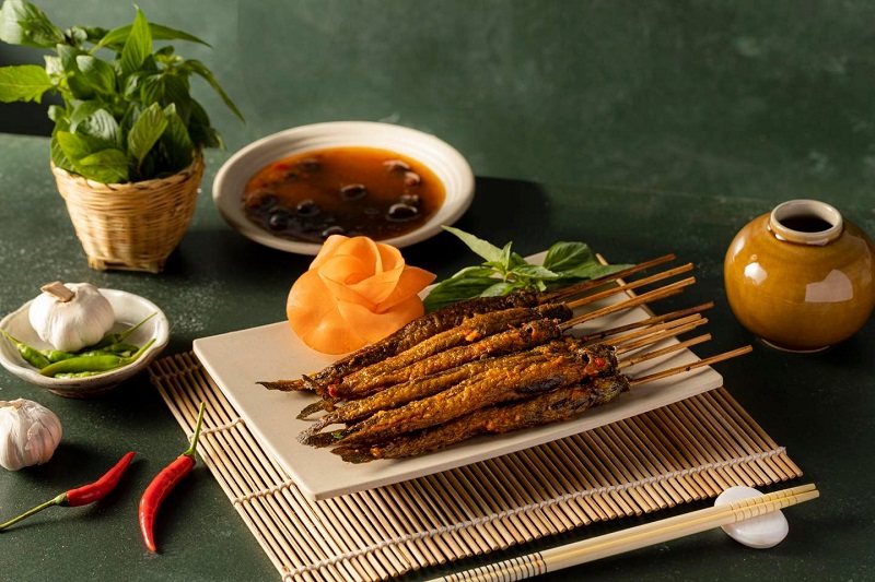 Ngoài lẩu cá kèo, quán còn phục vụ nhiều món ăn miền Tây hấp dẫn khác