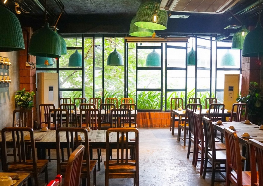 Không gian rộng rãi, thoáng mát của Hẻm quán