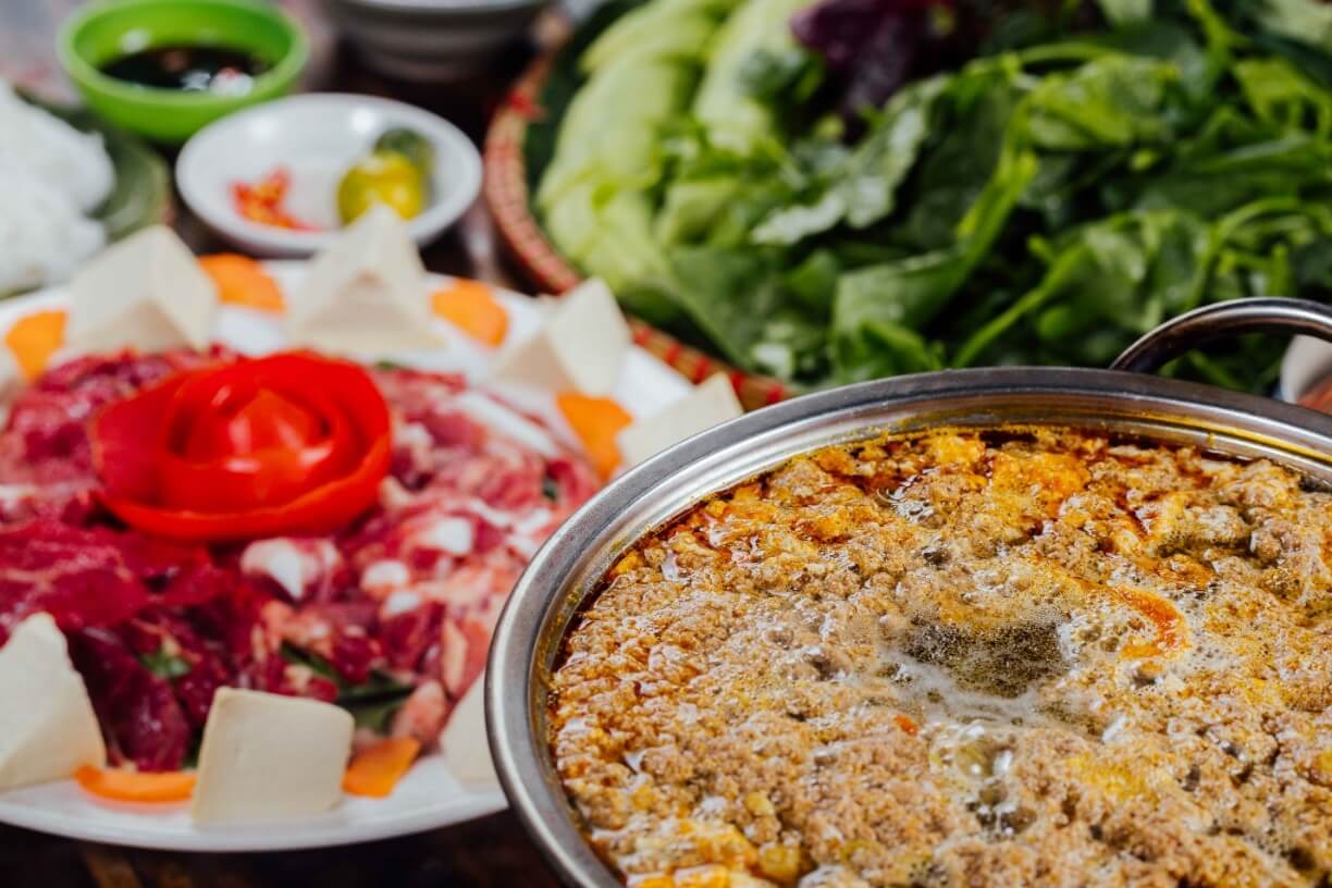 lẩu cua đồng Hải Phòng Lẩu cua đồng Hải Phòng là món ngon có màu sắc hấp dẫn, hương thơm nồng nàn