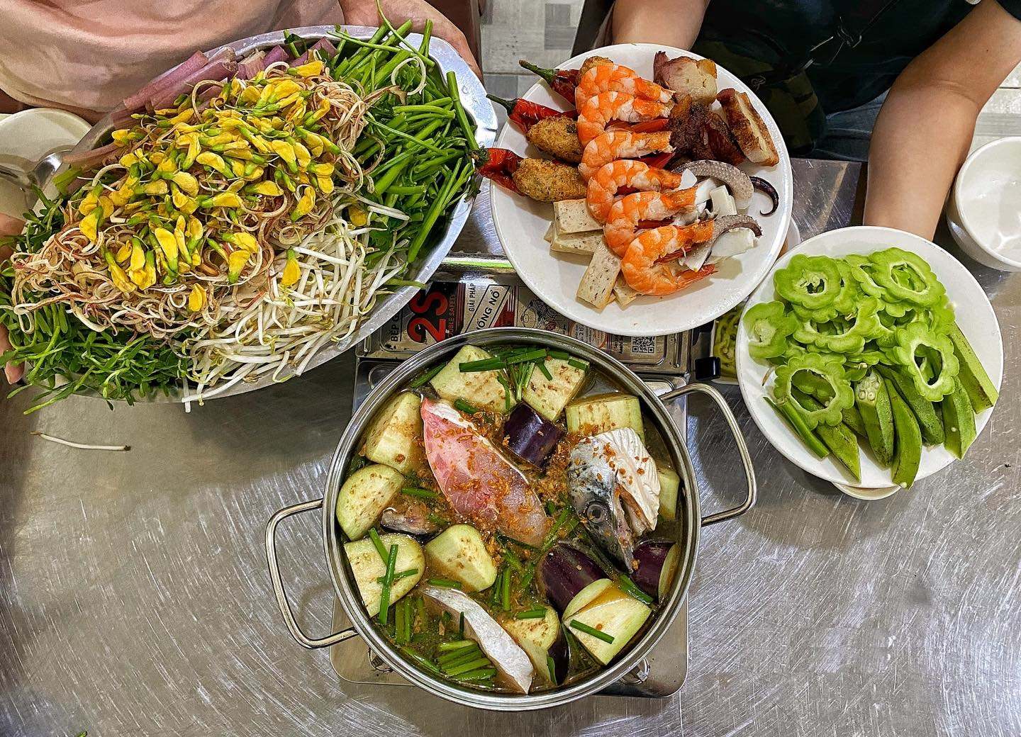 Lẩu mắm Cô 5 Đồng Tháp