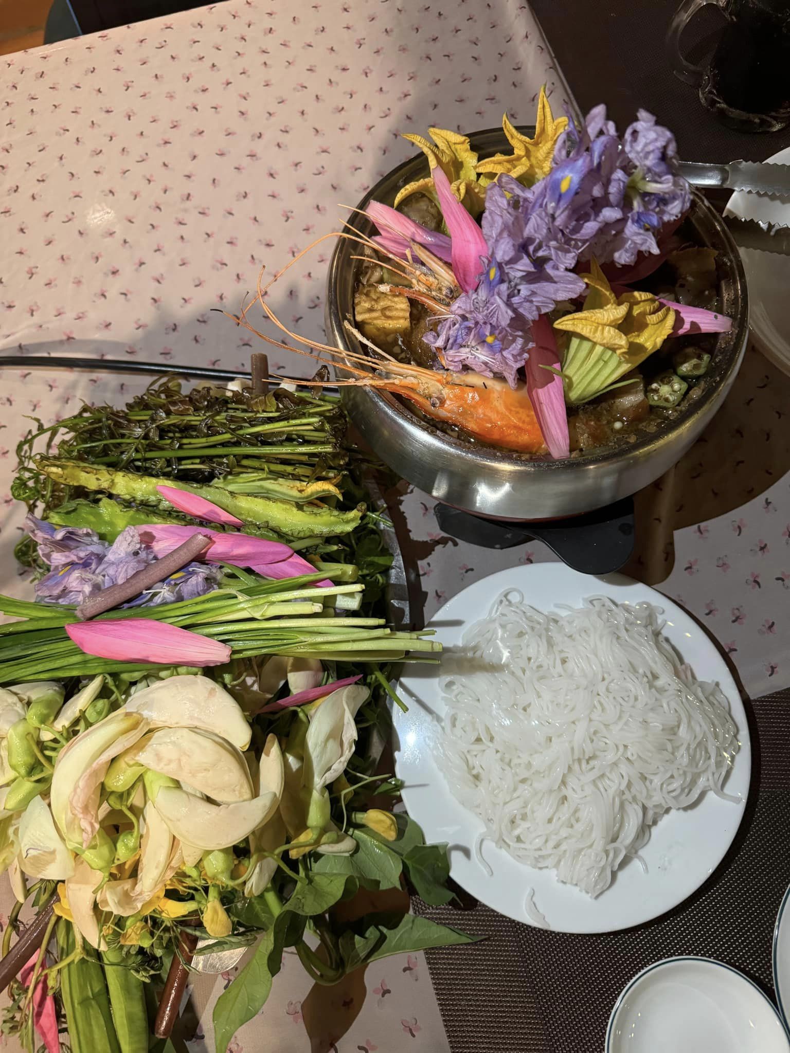 Lẩu mắm Phong Lan Sài Gòn