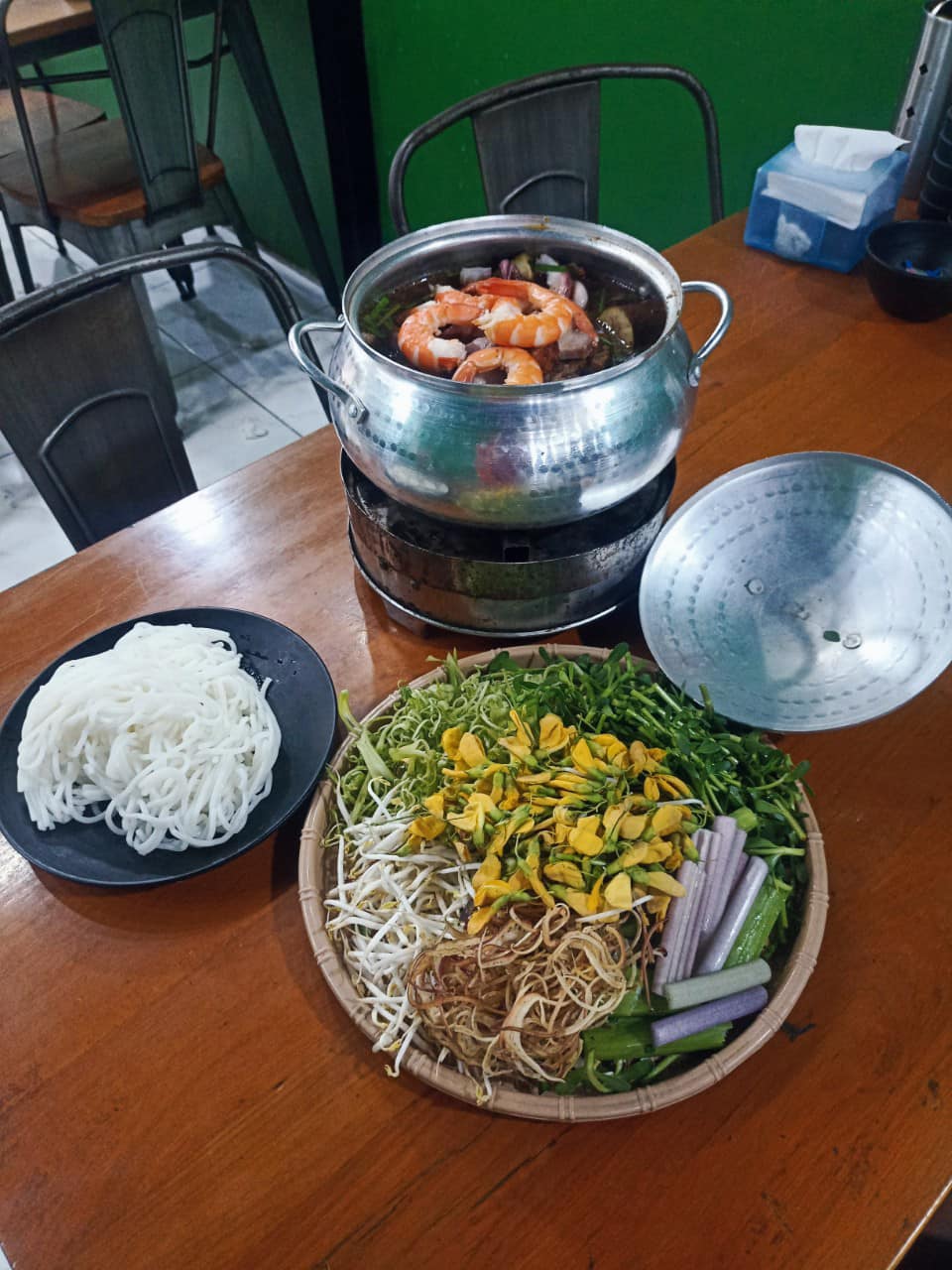 Lẩu mắm quán Vy