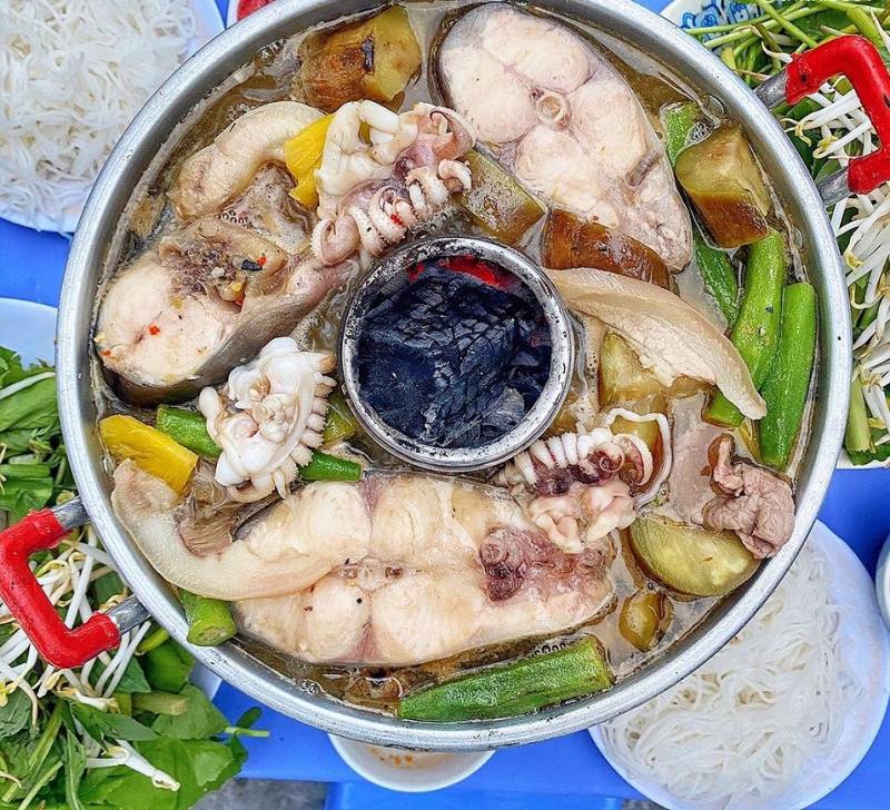 Lẩu mắm Út Nhàn Sài Gòn