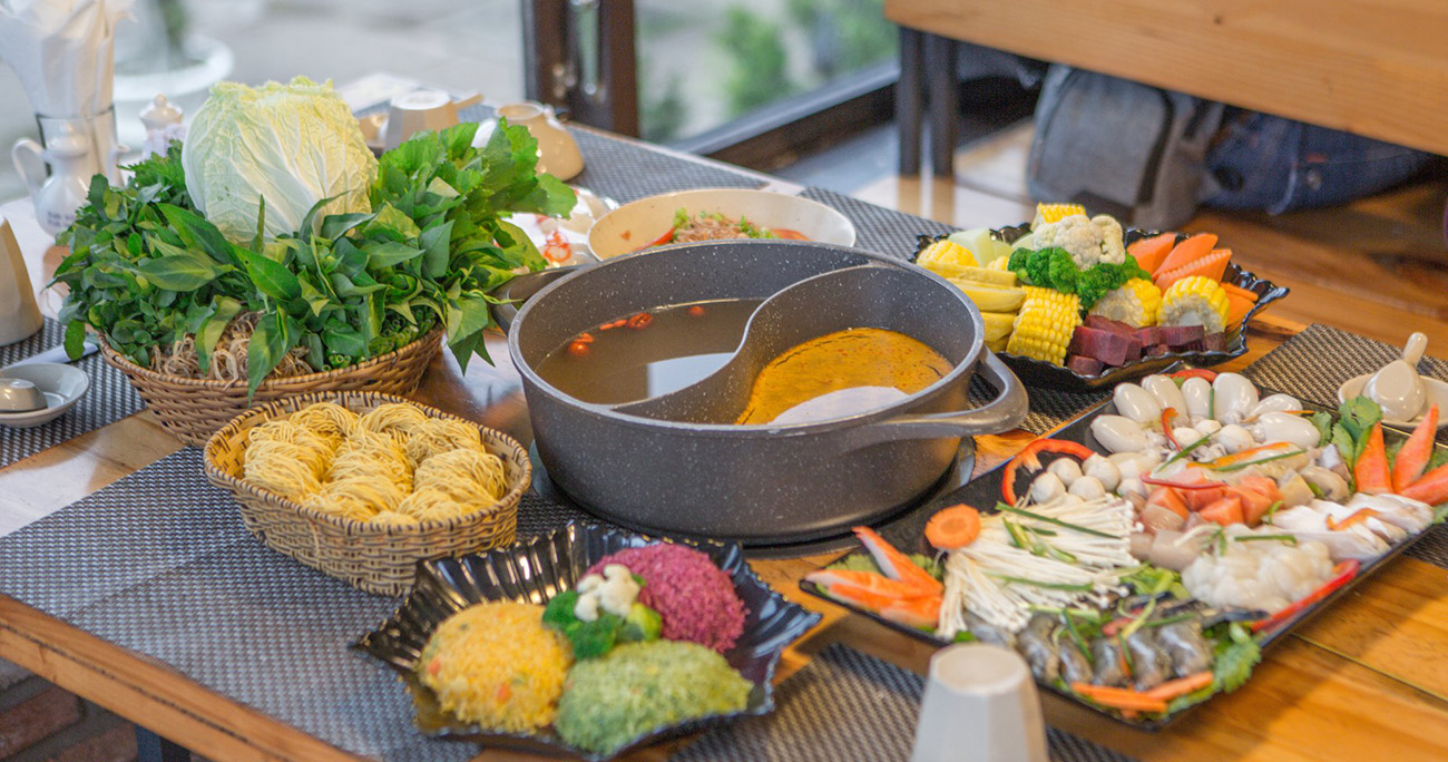 lẩu rau Đà Lạt “Xì xụp” nước lẩu thơm ngon tại quán TTC World