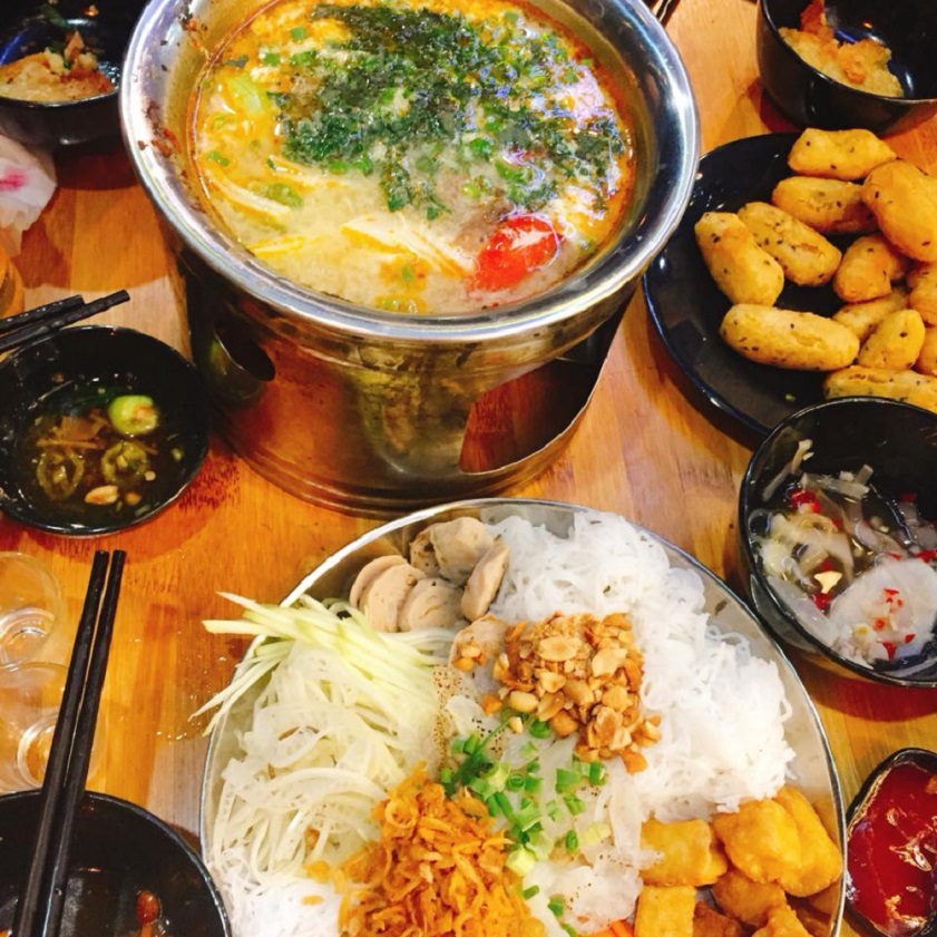 Lẩu sứa Quy Nhơn - món ăn được nhiều tín đồ ẩm thực yêu thích 