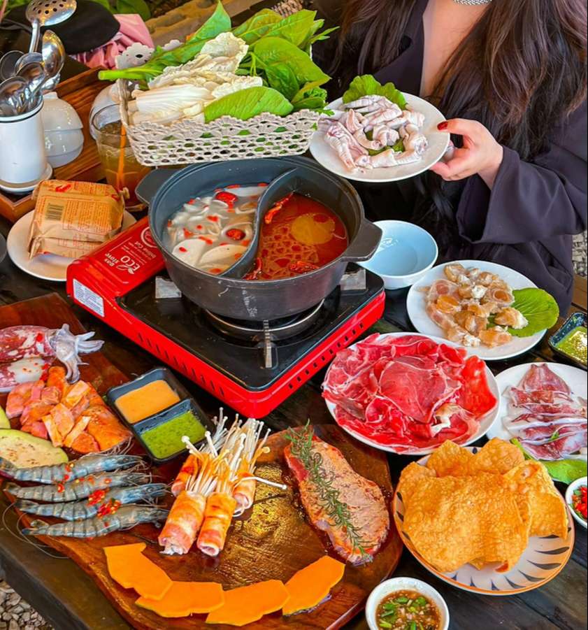 Lẩu nướng Đà Lạt Bếp Chú Việt - Quán lẩu nướng Đà Lạt phong cách Hong Kong