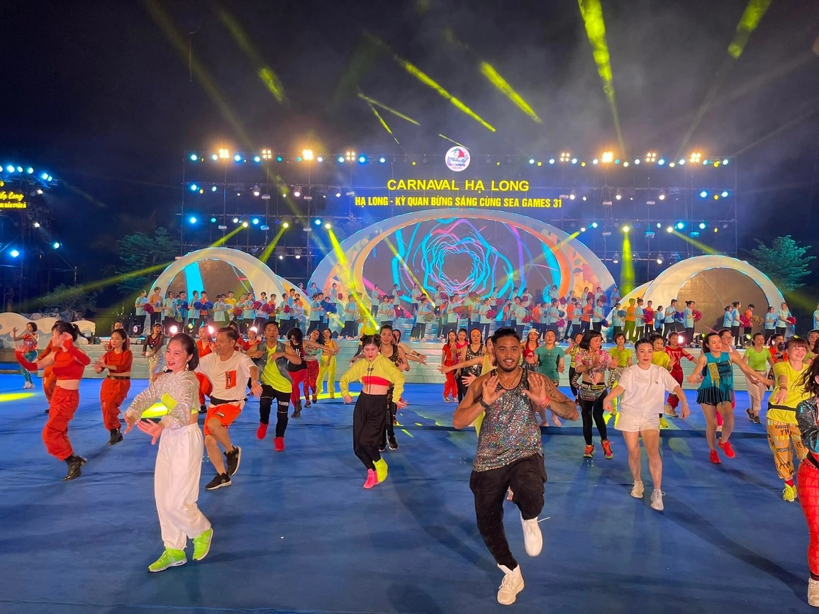 Lễ hội Hạ Long Không khí sôi động của lễ hội Carnaval Hạ Long
