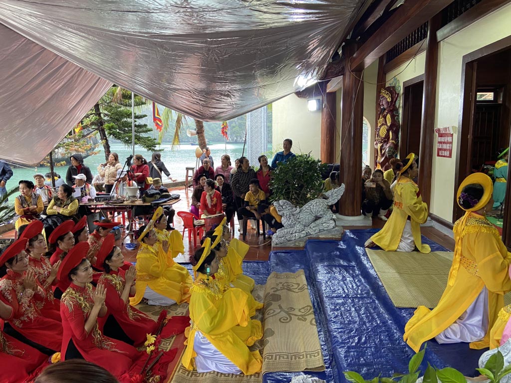 Lễ hội Hạ Long Lễ hội đền Bà Men diễn ra vào ngày 18 và 19 tháng Giêng m lịch hàng năm