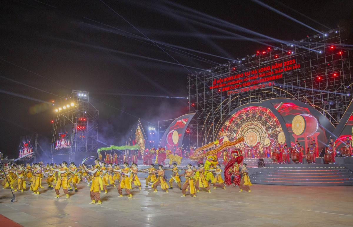 Lễ hội Hạ Long Lễ hội Hokkaido được diễn ra với nhiều động hấp dẫn