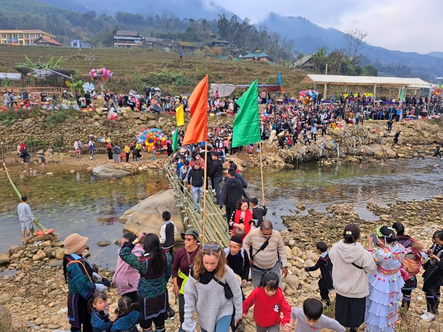 Lễ hội Roóng Poọc Sa Pa