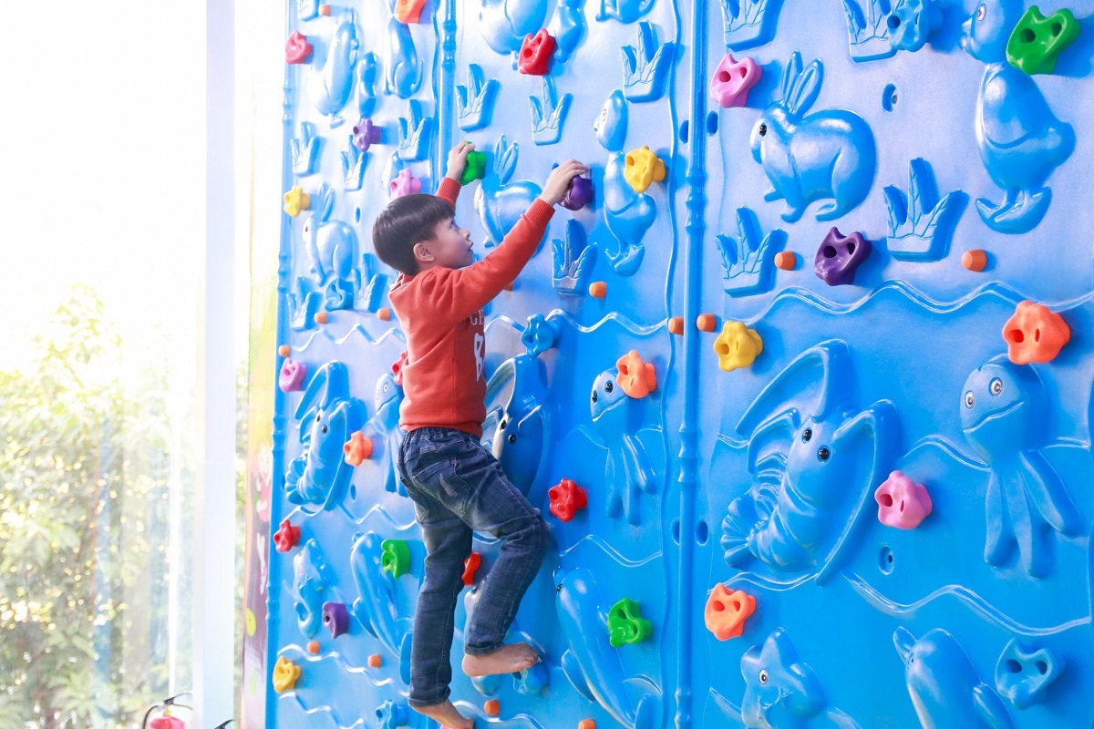 Trẻ em có thể đến đây để tập luyện, rèn thể chất