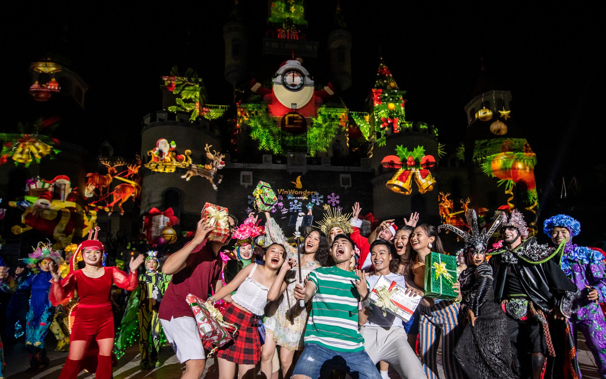 lời chúc Giáng sinh Tận hưởng không khí ngày lễ Giáng sinh sôi động tại VinWonders