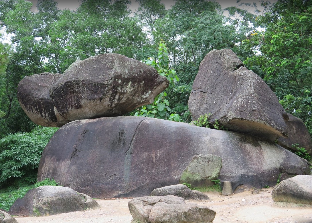 Lưu ý khi tham quan hòn Trống Mái