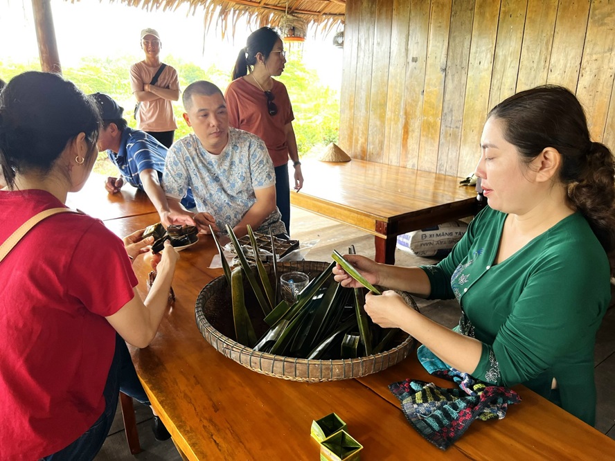 make traditional cakes