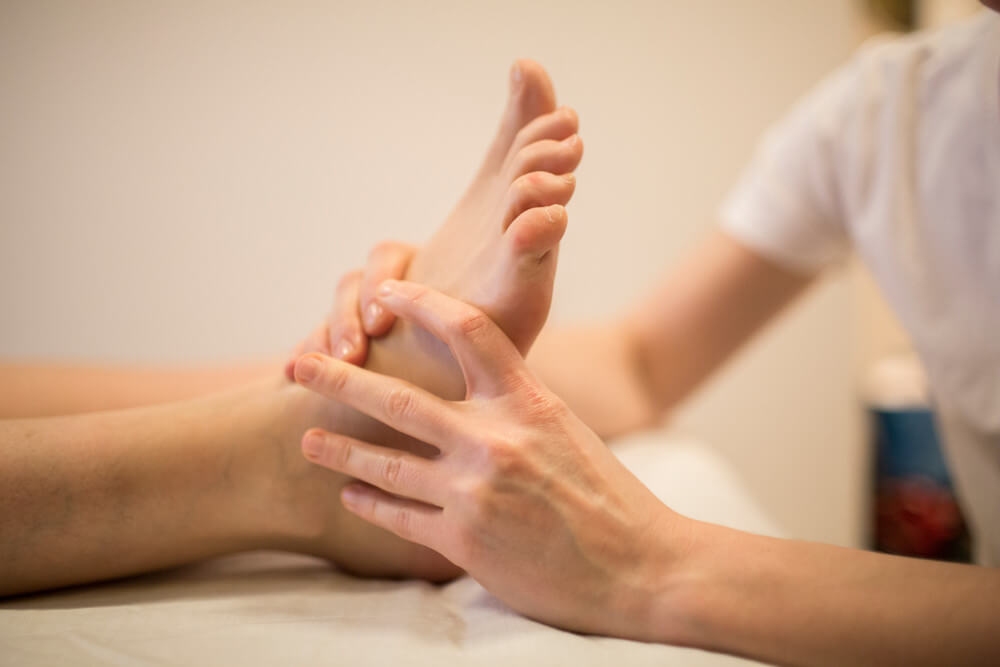 Massage chân bấm huyệt Luxury Anna Nha Trang