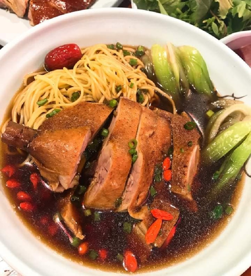 mì vịt tiềm Hà Nội Sự hấp dẫn của mì vịt tiềm quán The Duckling đậm vị truyền thống