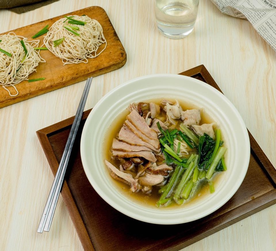 mì vịt tiềm Hà Nội Hương vị tự nhiên và thơm lành của mì vịt tiềm Hà Nội tại quán A Cường