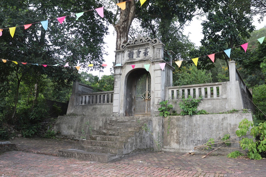 Miếu Nhị làng Đông Sơn