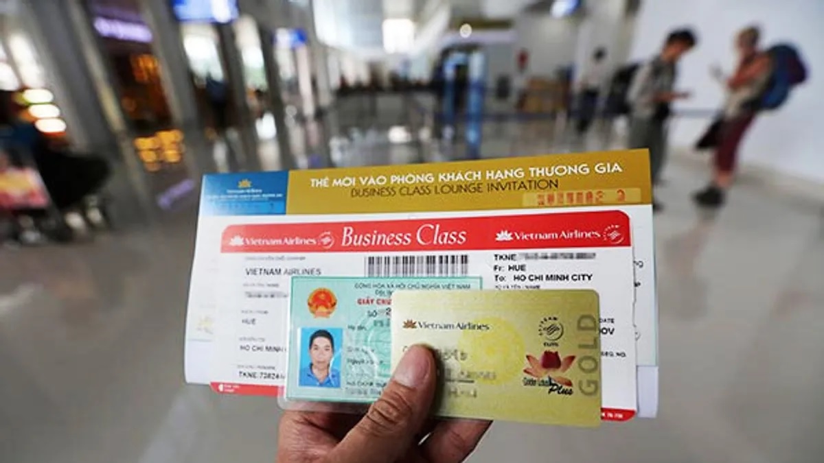 Để tránh phát sinh rắc rối, hành khách nên mang theo CMND sau khi đã mua vé trực tuyến