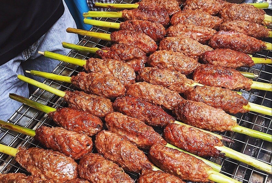 nem bo nuong sa at Ho Thi Ky Food Street