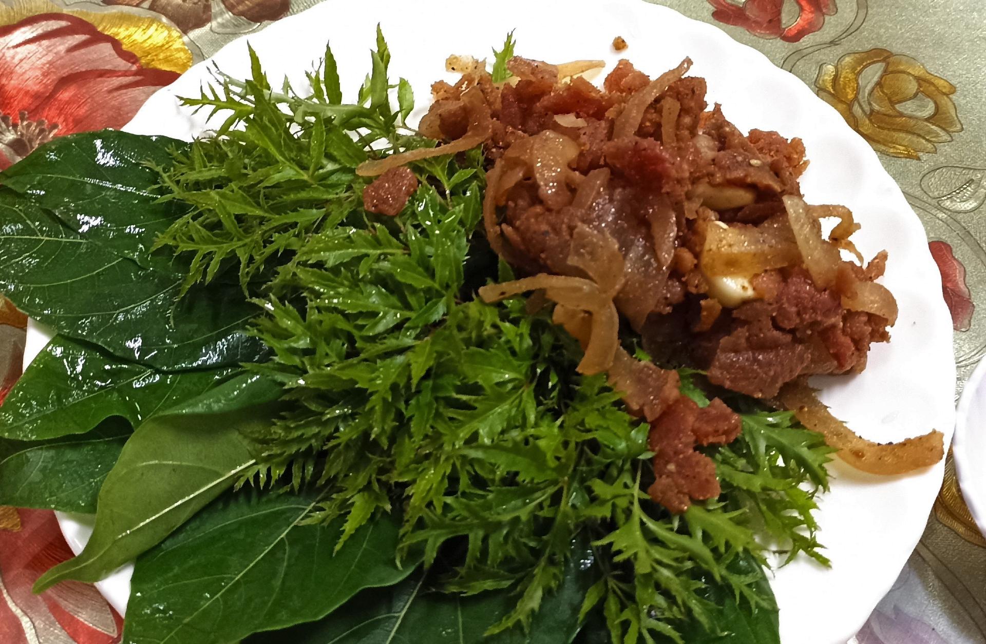 Đặc sản Thanh Hóa Nem lợn mán ống luồng Thanh Hóa