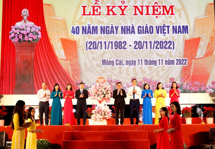Ngày Nhà giáo Việt Nam 20/11 Lễ kỷ niệm ngày Nhà giáo Việt Nam được tổ chức trọng thể tại Quảng Ninh
