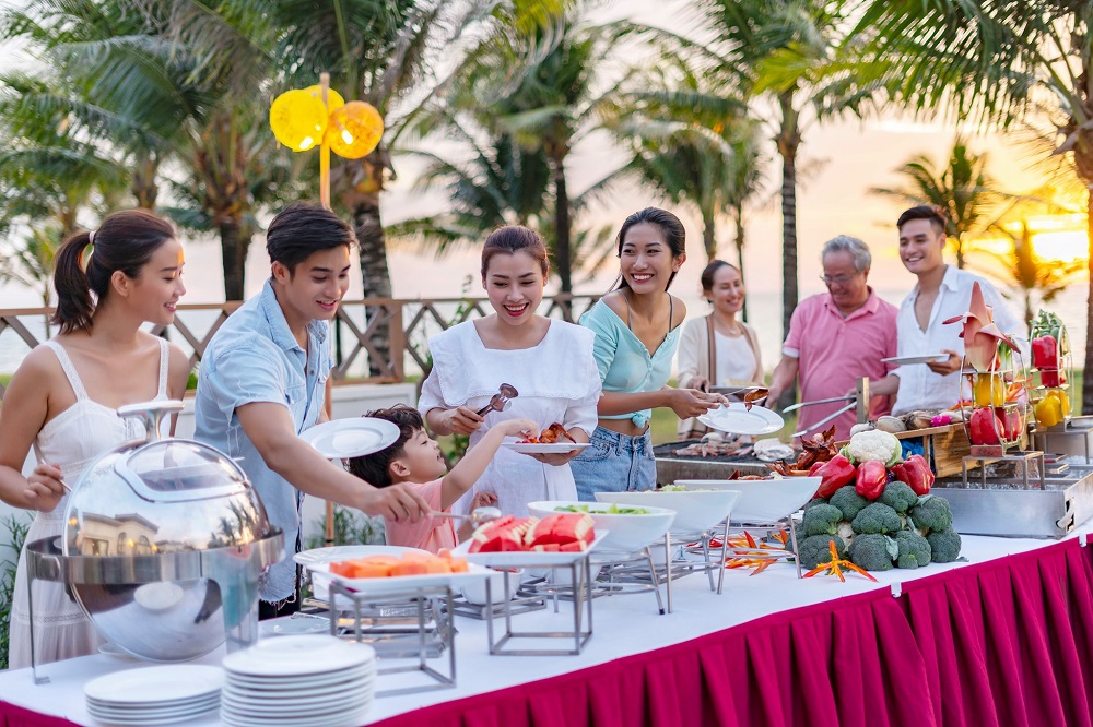 Ngày Quốc tế Hạnh phúc Một bữa tiệc thân mật giúp gắn kết các thành viên trong gia đình