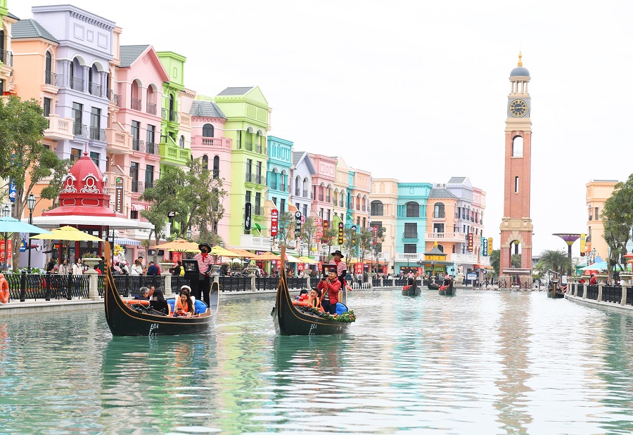 châu Âu thu nhỏ ở Hưng Yên Ngồi thuyền Gondola Grand World