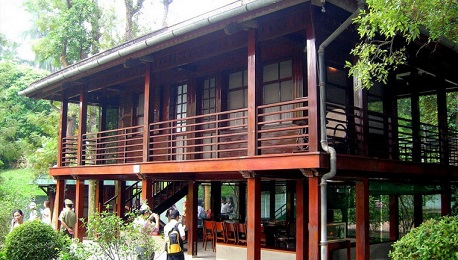 Nhà sàn Bác Hồ – biểu tượng cho cách sống bình dị của vị Cha già kính yêu