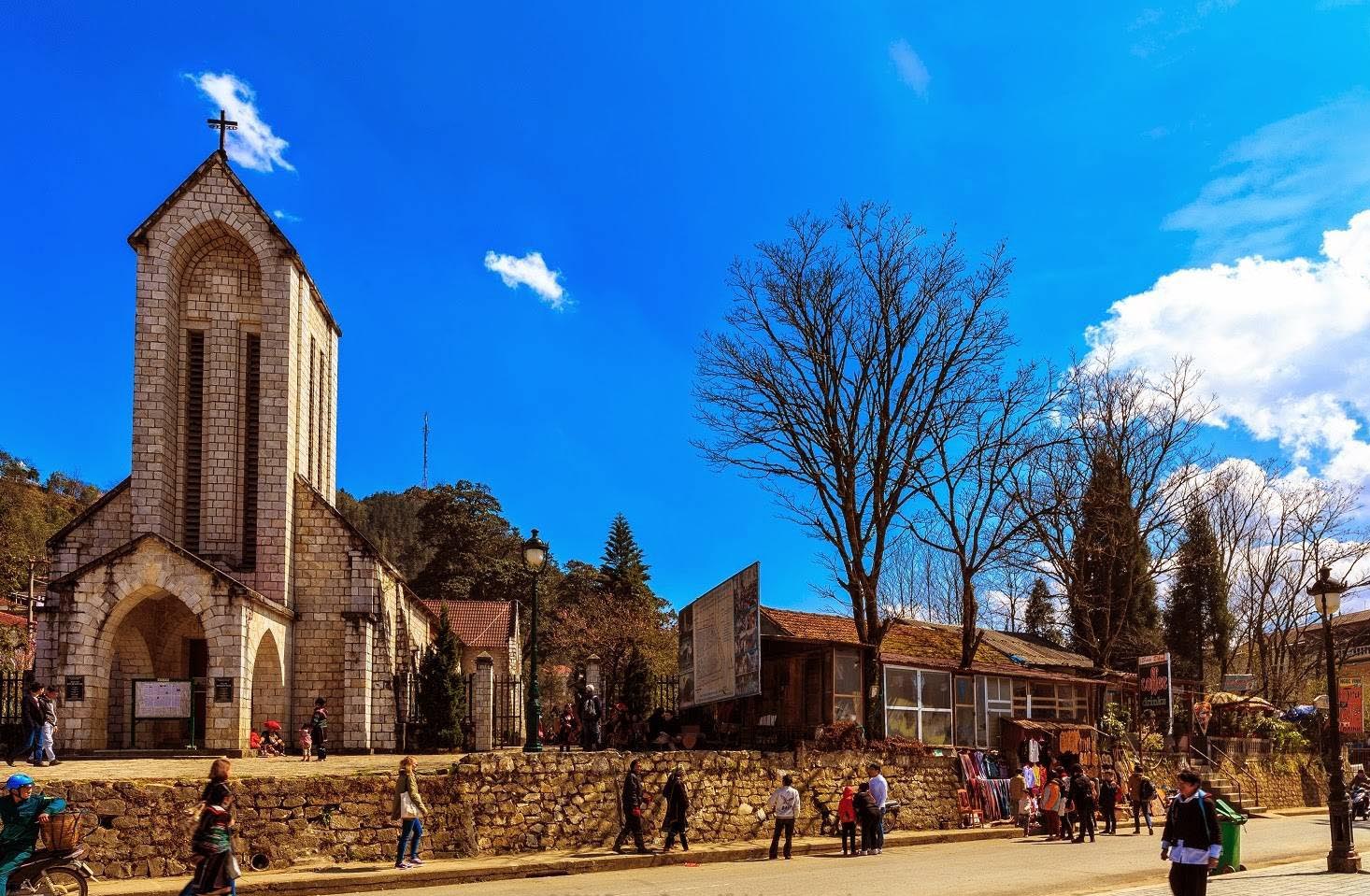 Nhà thờ đá Sa Pa