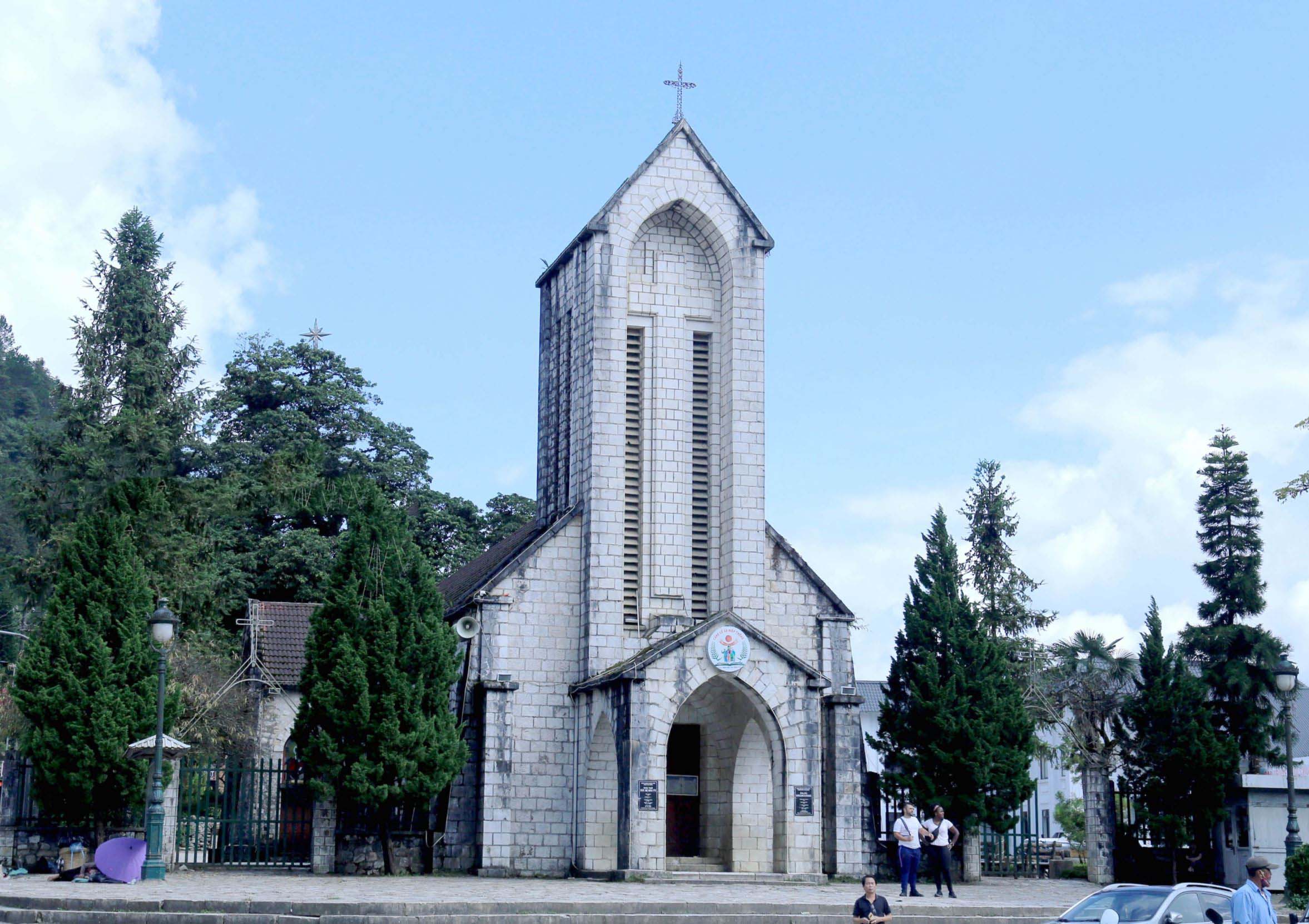 Nhà thờ Đá Sa Pa