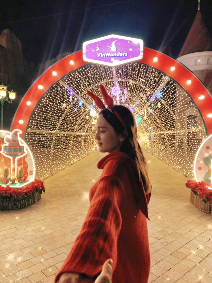 Nhạc Giáng sinh tiếng Anh It's Beginning to Look a Lot Like Christmas thường được trình bày trong các sự kiện lễ hội