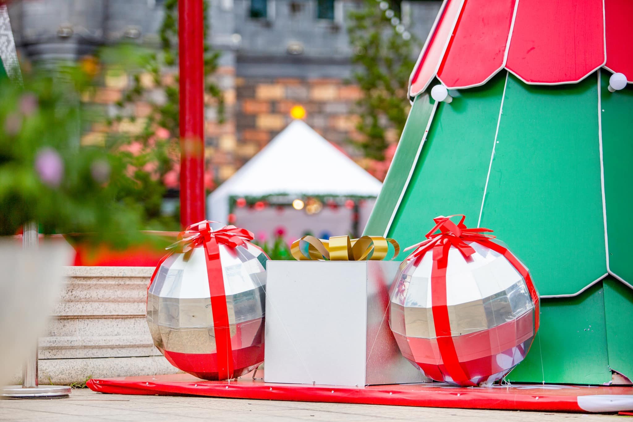 Nhạc Giáng sinh tiếng Anh Ca khúc Jingle Bell Rock sôi động tạo nên không khí vui tươi cho dịp Giáng sinh