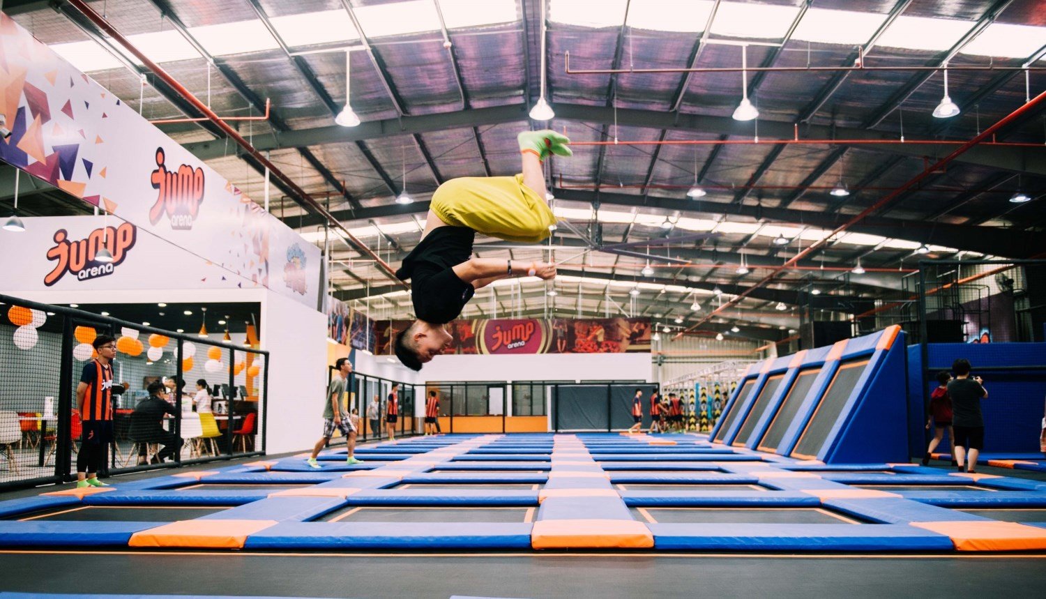 Nhảy bạt nhún Jump Arena Hà Nội