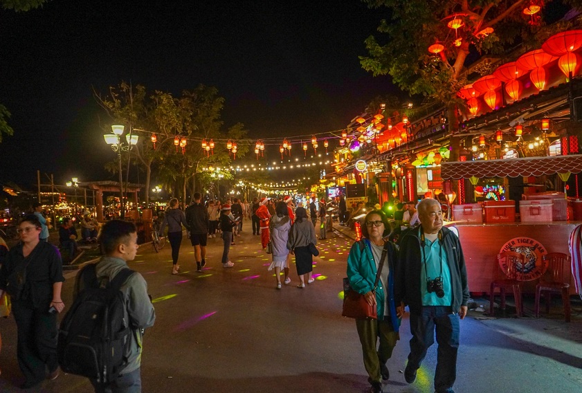 Giáng sinh lung linh tại Hội An