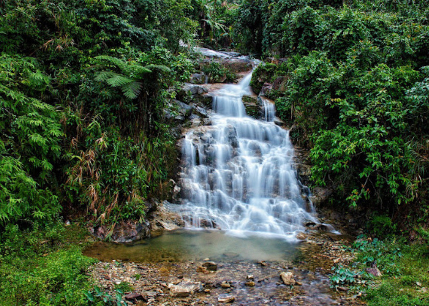 núi Cà Đam Làn nước trong lành, thơ mộng của thác ba tầng