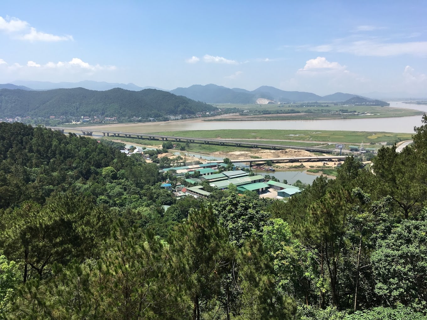 Núi Dũng Quyết gắn liền với các sự kiện lịch sử quan trọng