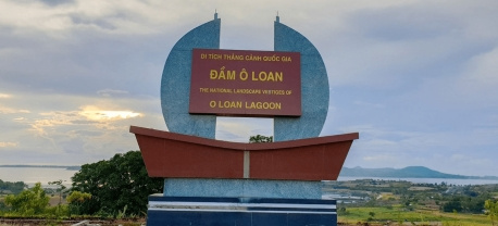 Đầm Ô Loan – Cảnh đẹp nổi tiếng xứ hoa vàng trên cỏ xanh Phú Yên